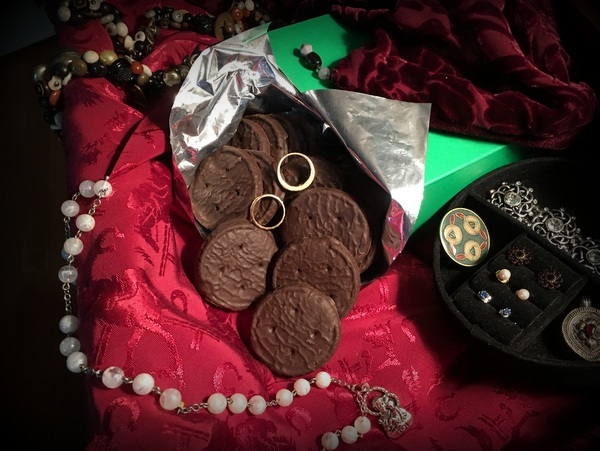 Rings in Thin Mints box